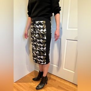 Michael Kors stretch camo & black midi pencil skirt